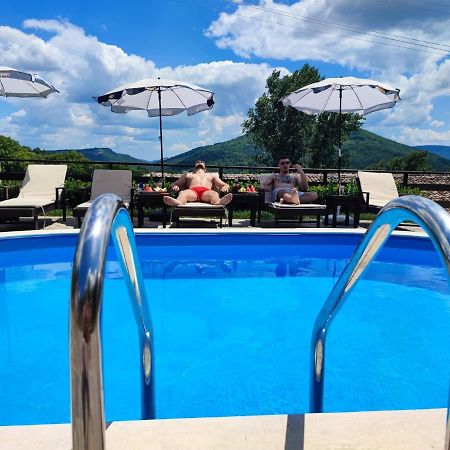 Guest House Hristova Kashta - Христова Къща Cherni Vrŭkh Eksteriør bilde