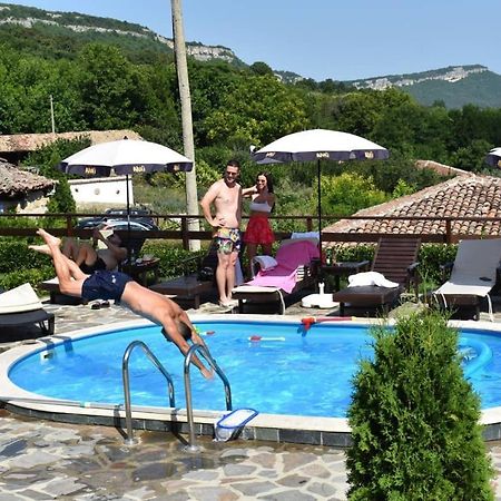 Guest House Hristova Kashta - Христова Къща Cherni Vrŭkh Eksteriør bilde