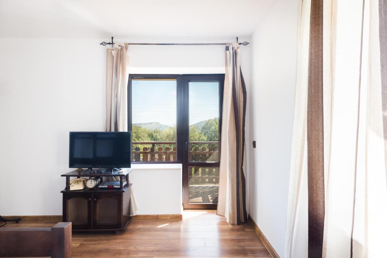 Guest House Hristova Kashta - Христова Къща Cherni Vrŭkh Eksteriør bilde