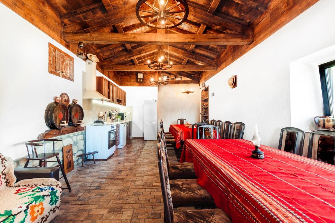 Guest House Hristova Kashta - Христова Къща Cherni Vrŭkh Eksteriør bilde