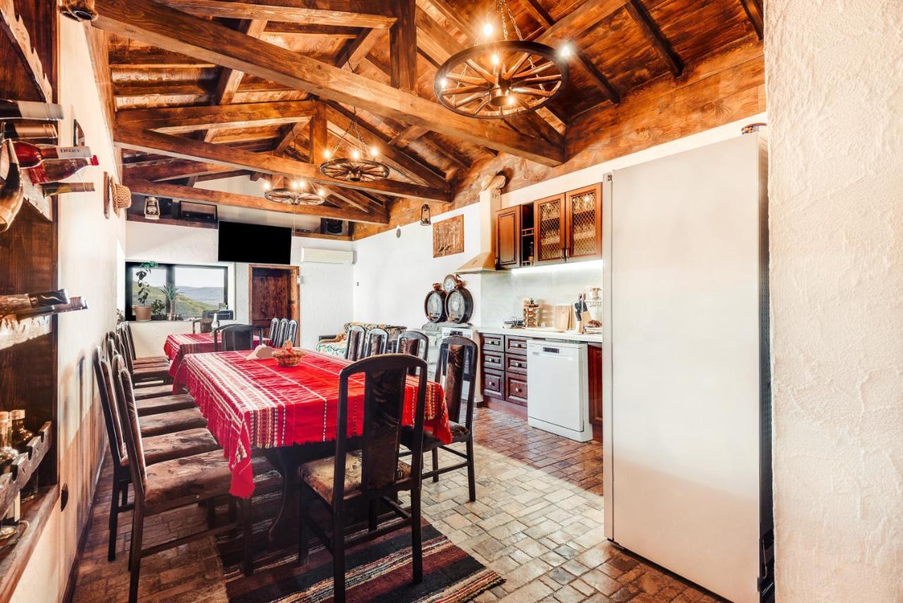 Guest House Hristova Kashta - Христова Къща Cherni Vrŭkh Eksteriør bilde