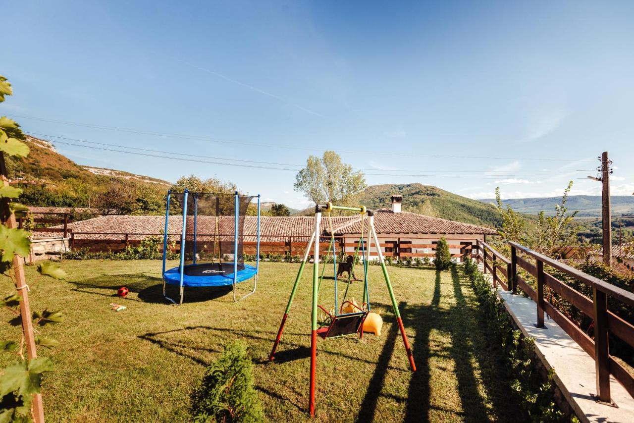 Guest House Hristova Kashta - Христова Къща Cherni Vrŭkh Eksteriør bilde