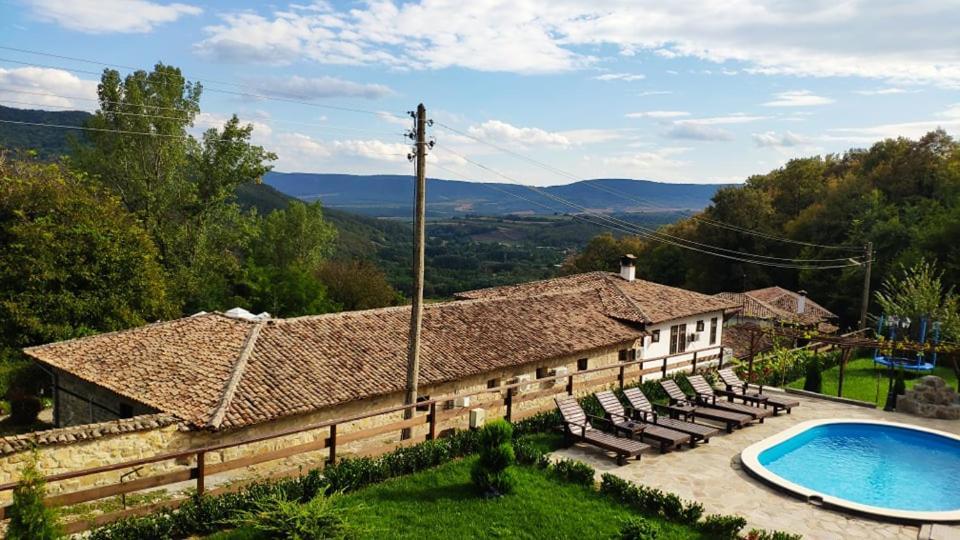Guest House Hristova Kashta - Христова Къща Cherni Vrŭkh Eksteriør bilde