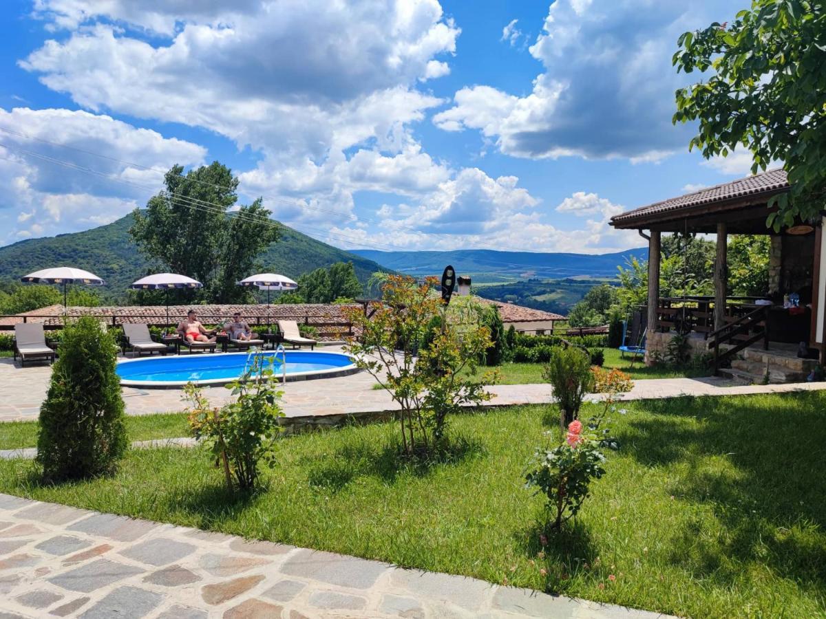 Guest House Hristova Kashta - Христова Къща Cherni Vrŭkh Eksteriør bilde